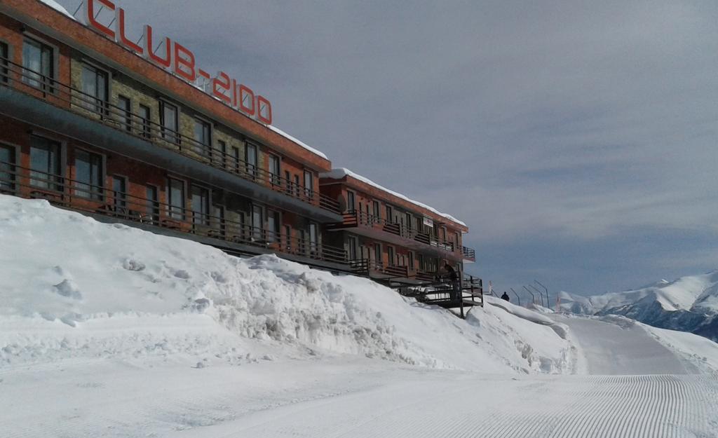 Hotel Club-2100 Gudauri Eksteriør billede
